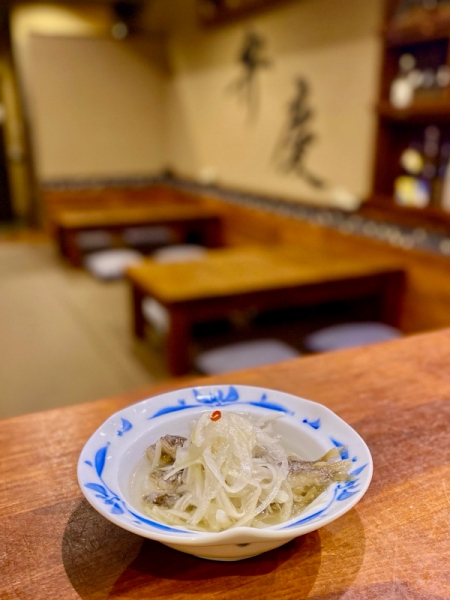 初夏の味覚、稚あゆ南蛮を仕込みました。｜豊田市三河豊田 居酒屋「味のみ処 弁慶」